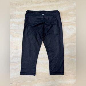 LULULEMON Cropped Denim Style Leggings (US 6)